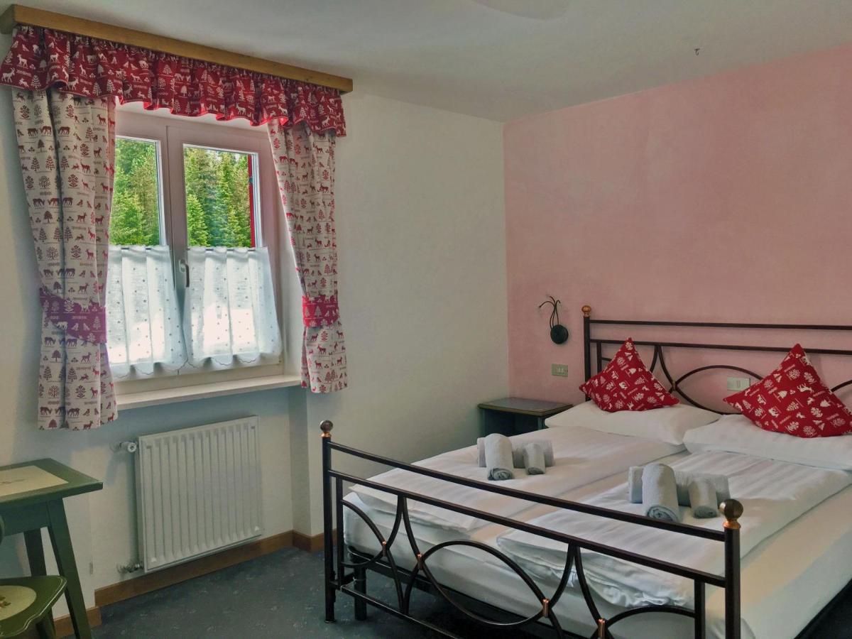 Rifugio Monti Pallidi Canazei Esterno foto